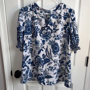 SHEIN White Split-Neck Floral Print Blouse in Blue